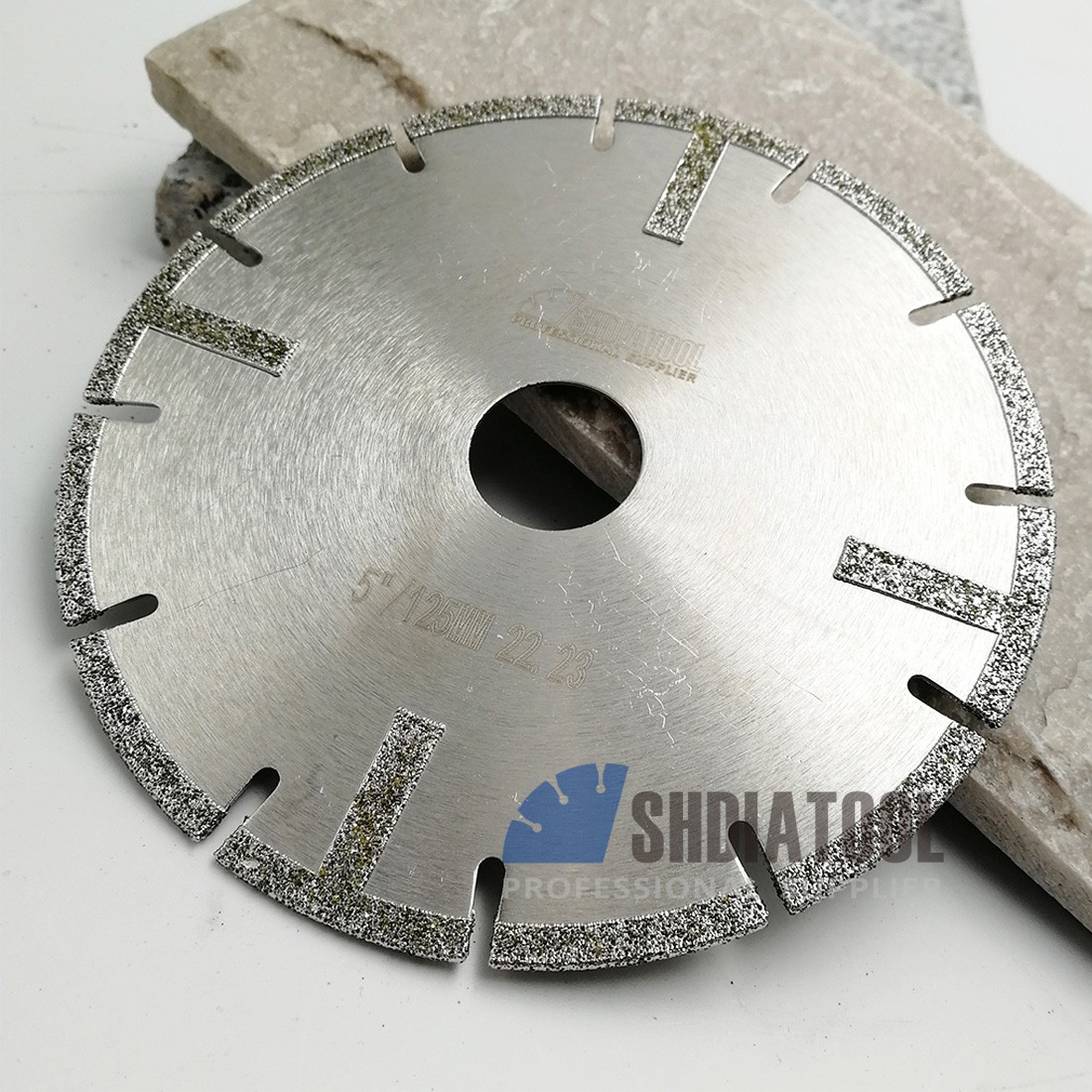 Electroplated Diamond Cutting and Grinding Blade Four Protection Teeth